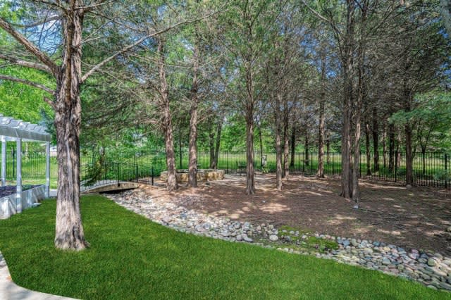 Snowberry house image 2